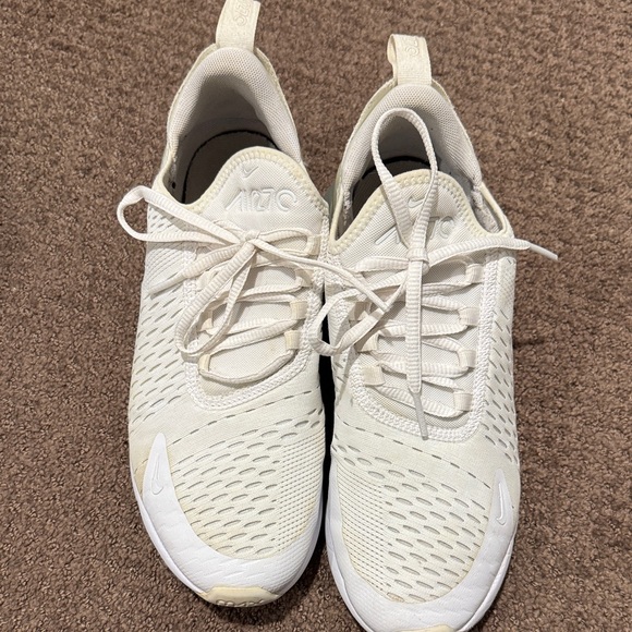 Nike Air Max 270’s - Picture 3 of 6